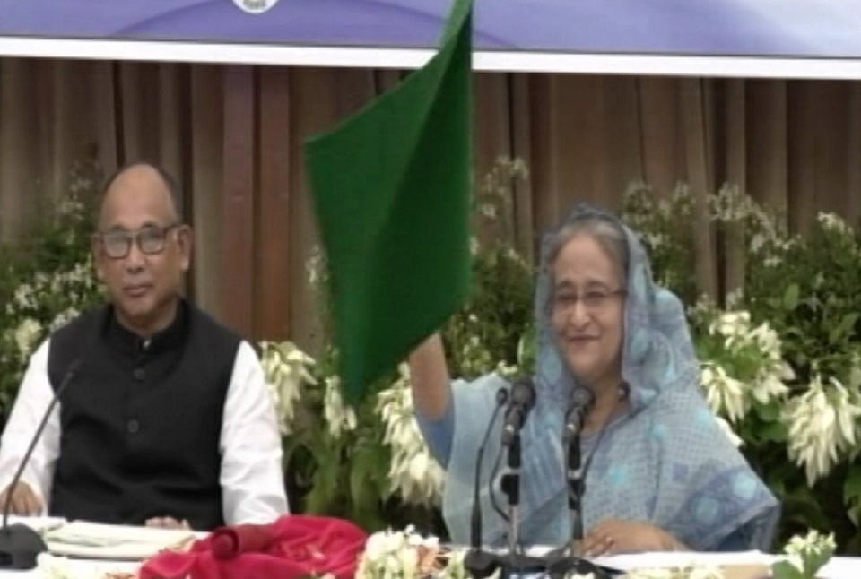 ‘ঢাকা-বেনাপোল’ বিরতিহীন ট্রেন চালু