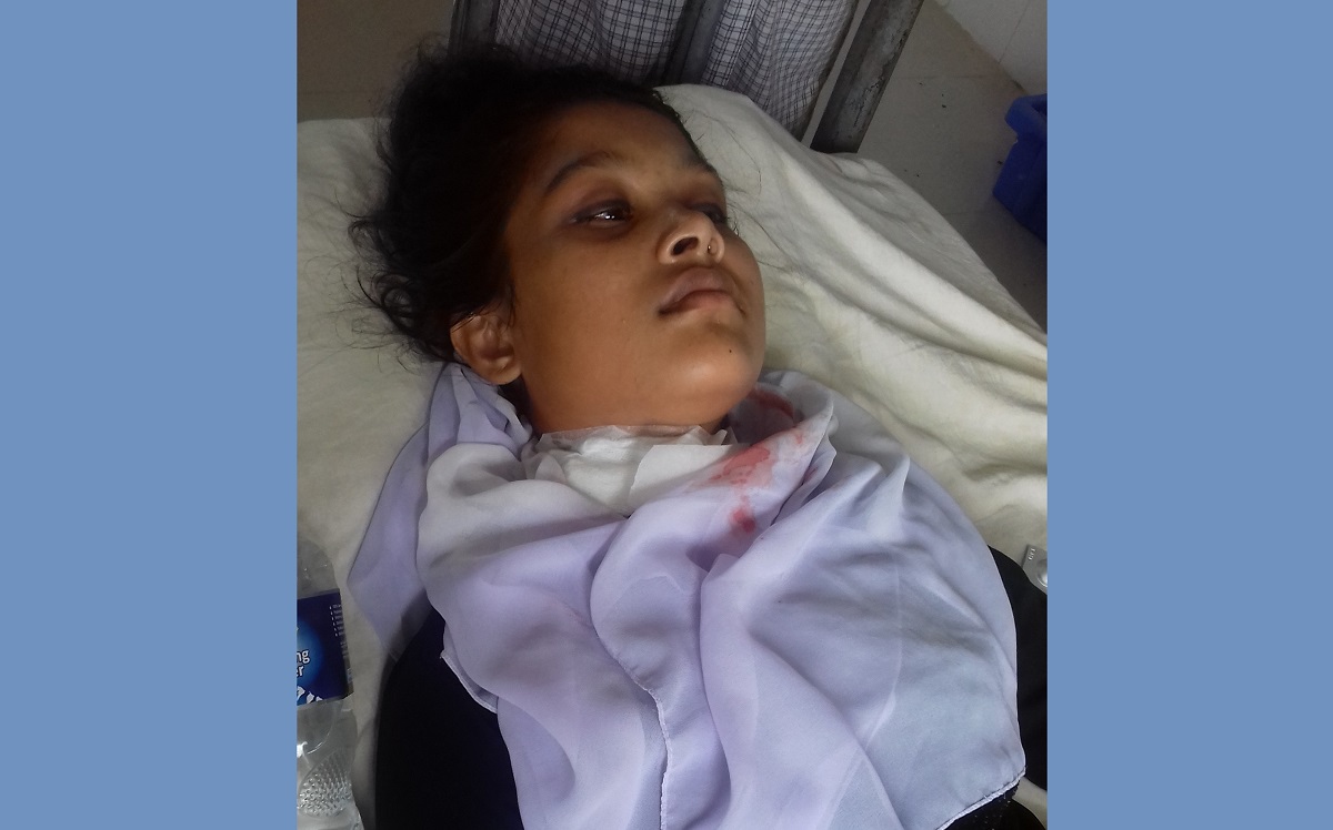 প্রেমের প্রস্তাব প্রত্যাখ্যান করায় মাদ্রাসা ছাত্রীর গলায় ছুরিকাঘাত