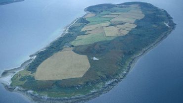 বাড়ির সাথে ফ্রি আস্ত একটা দ্বীপ