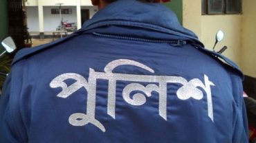 পুলিশ ও সোর্সের বিরুদ্ধে দুই সন্তানের জননীকে ধর্ষণের অভিযোগ