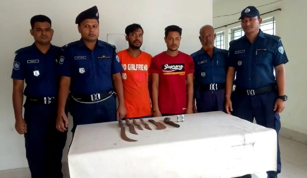 লক্ষ্মীপুরে ডাকাতি প্রস্তুতিকালে অস্ত্রসহ ২ ডাকাত গ্রেফতার