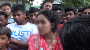 রাস্তায় স্বামী-স্ত্রীর ঝগড়া: একে অন্যকে ‘ছেলেধরা’ বলে গণধোলাই খেলেন উভয়েই!