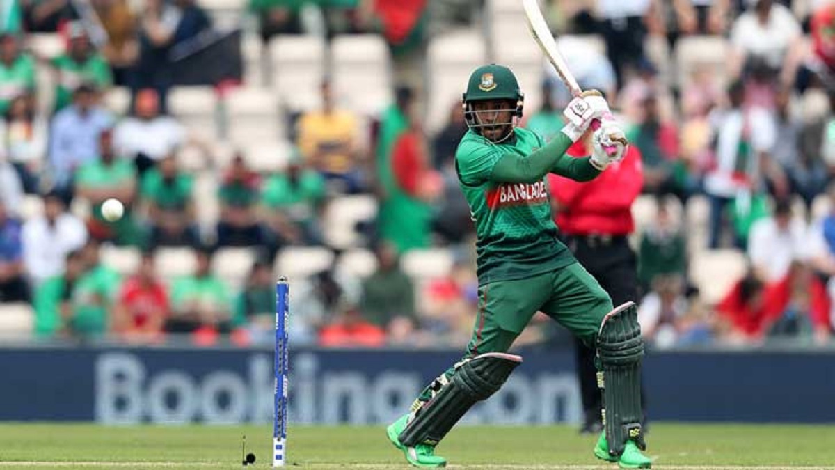 মুশফিকের লড়াইয়ে টাইগারদের সংগ্রহ ২৩৮