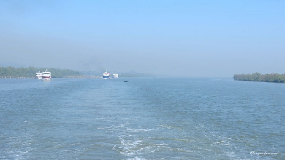 নাফ নদীতে ৩৫ কোটি টাকার ইয়াবা !