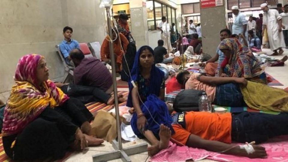 বেড়েই চলছে ডেঙ্গু রোগীর সংখ্যা, জায়গা নেই হাসপাতালে