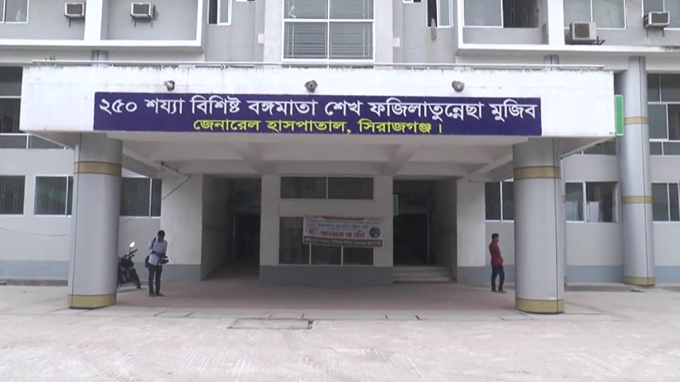 সিরাজগঞ্জে ট্রাক-পিকআপ সংঘর্ষে হেলপারসহ নিহত ২