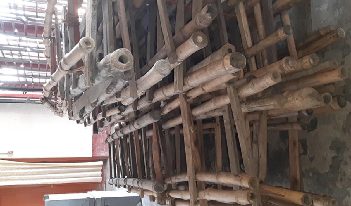 ট্রেনের ছাদে ওঠা মই জব্দ