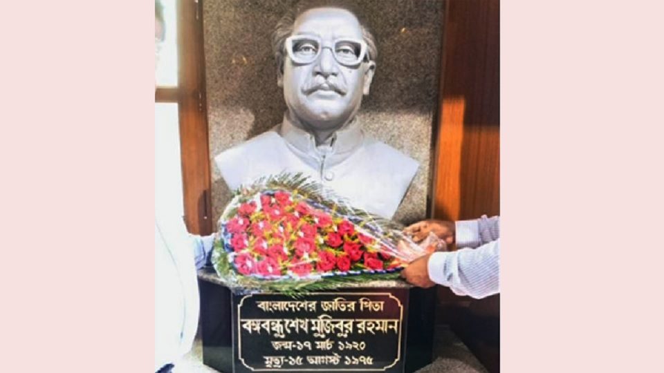কলকাতার বেকার হোস্টেলে বঙ্গবন্ধুর ভাস্কর্য পুনঃস্থাপন