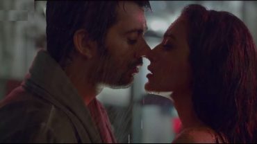 ‘বাবা বললেন, চুমু খা’
