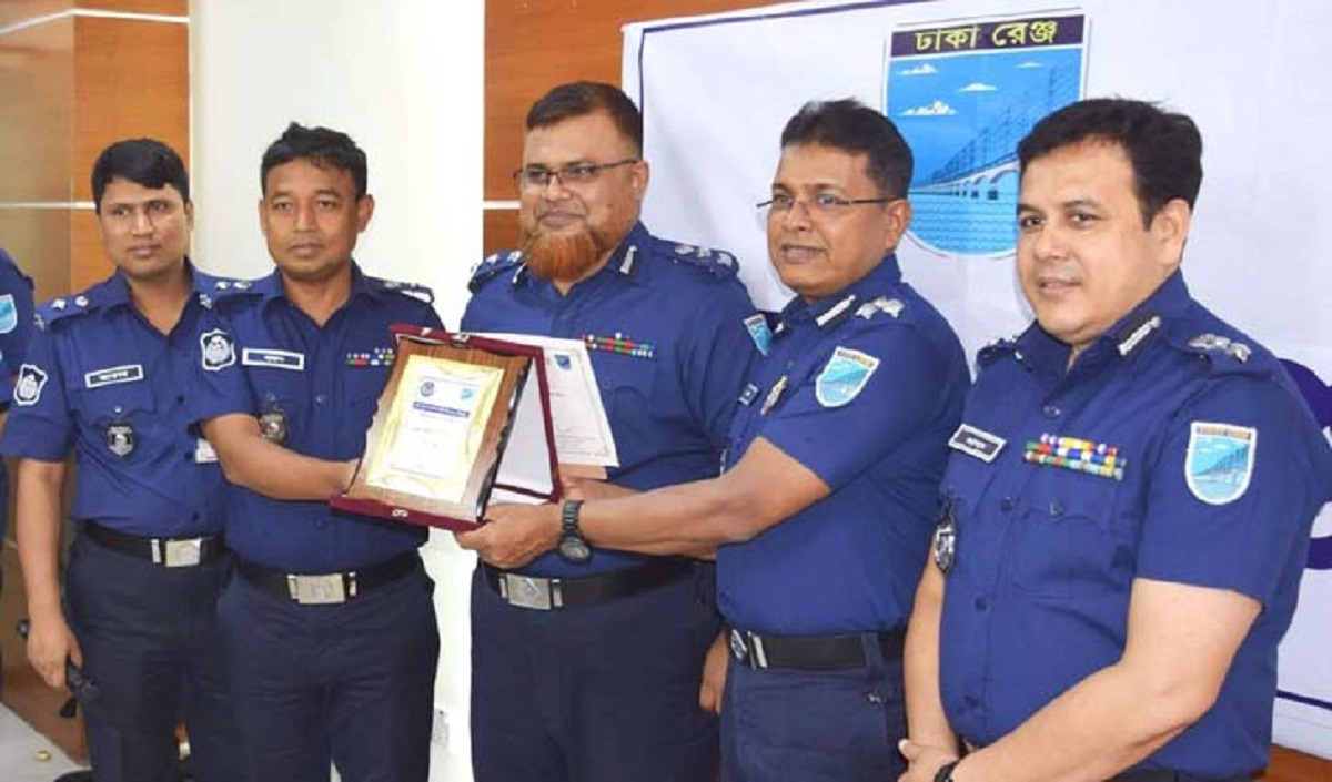 আবারও শ্রেষ্ঠ পুলিশ সুপার হারুন