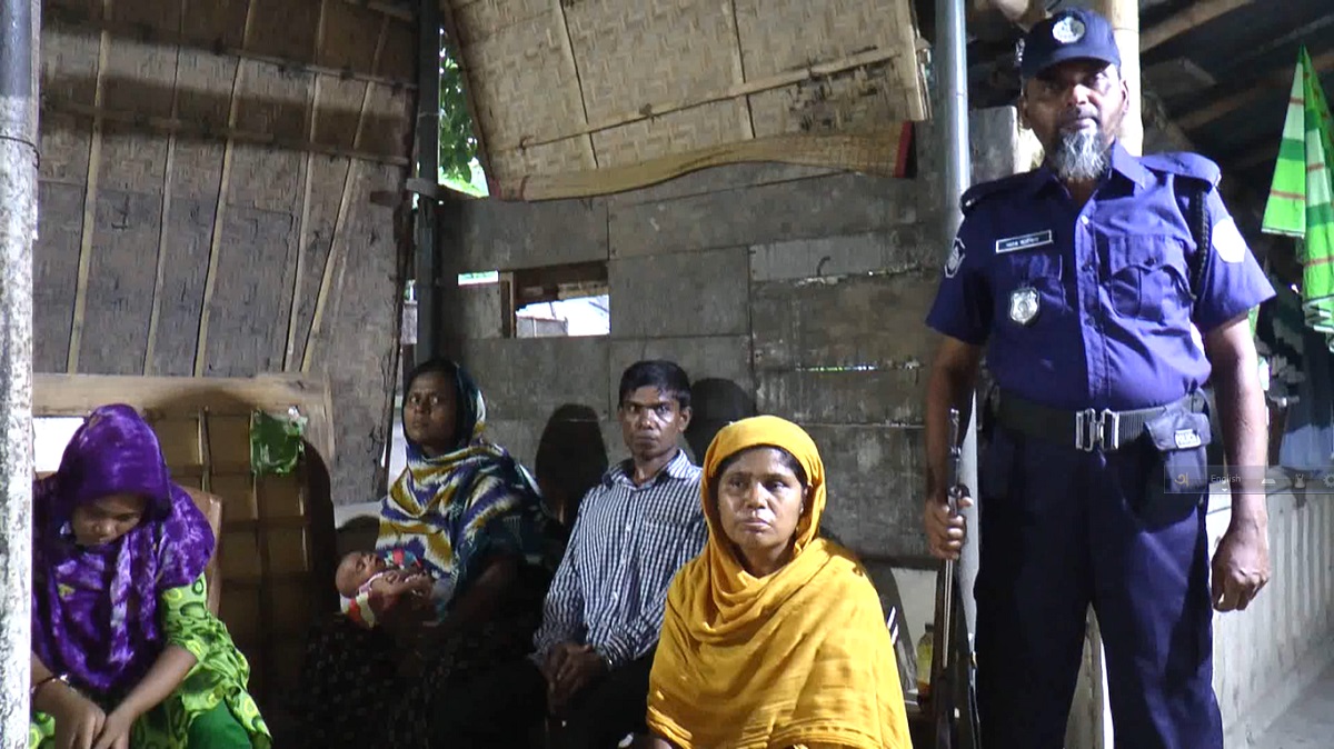 ২২ দিন বয়সী কন্যা শিশু বিক্রির সময় আটক ৪