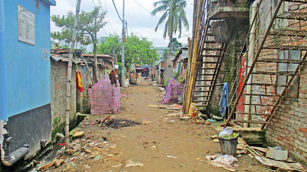 অগ্নিঝুঁকিতে রাজধানীর দুয়ারীপাড়া বস্তি