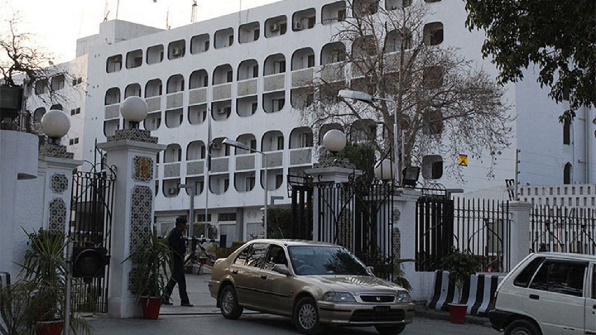 ভারতীয় রাষ্ট্রদূতকে ডেকে নিয়ে কঠিন বার্তা দিল পাকিস্তান