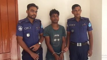 স্বামীকে মারধর করে স্ত্রীকে গণধর্ষণ