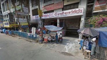 পল্টনে যাত্রী ছাউনিতে দোকানপাট