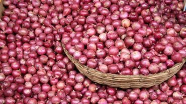 সরবরাহ পর্যাপ্ত তারপরও বাড়ছে পেঁয়াজের দাম