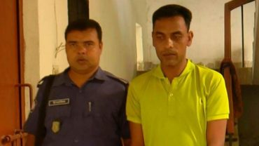 স্কুলছাত্রীর অশ্লীল দৃশ্য ধারণ করায় যুবক গ্রেফতার