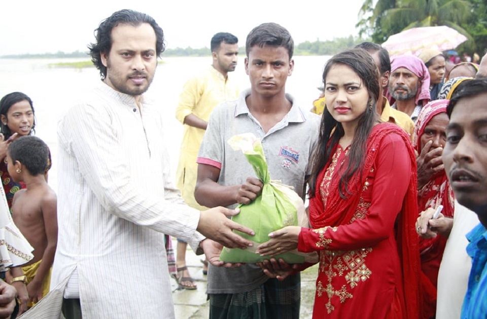 মানিকগঞ্জে বন্যার্তদের মাঝে জাবিফ’র ত্রাণ বিতরণ