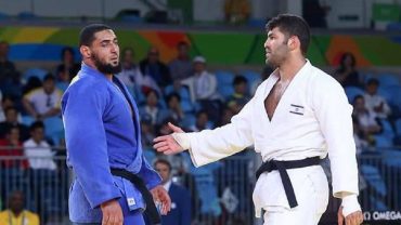 ইসরায়েলি খেলোয়াড়ের সাথে হাত মেলাতে অস্বীকৃতি মিসরীয় প্রতিদ্বন্দ্বীর