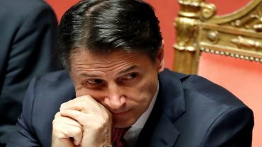 পদত্যাগ করলেন ইতালির প্রধানমন্ত্রী গুইসেপ কন্তে