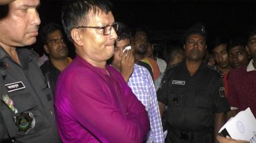 বাংলা মদসহ যুবলীগ নেতা ও তার বন্ধু আটক