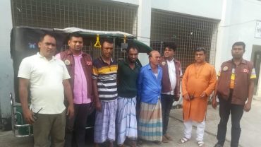 এতিমের চুরি হওয়া অটোরিকশা উদ্ধার করে দিলো পুলিশ
