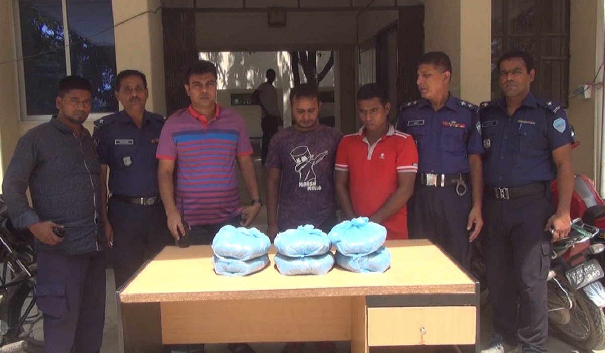 গাঁজাসহ দুই মাদক ব্যবসায়ী আটক