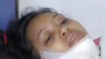 যৌতুকের দাবিতে স্ত্রীর হাত কেটে বিচ্ছিন্ন করলো স্বামী