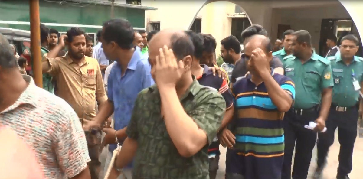 বরিশালে বিভিন্ন ক্লাবে অভিযান, ১৩ জুয়ারি আটক