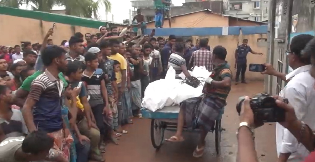 মা ও দুই মেয়েকে ছুরিকাঘাতে হত্যা