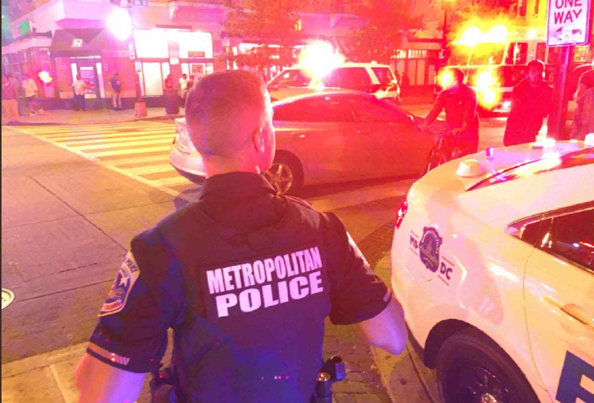 হোয়াইট হাউজের কাছে গোলাগুলি, নিহত ১