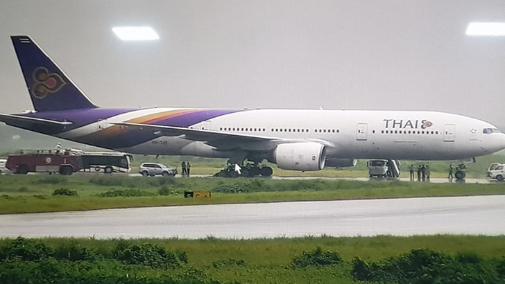 উড্ডয়নের আগ মুহূর্তে বিমান থেকে ক্যাসিনো ব্যবসায়ী সেলিম আটক