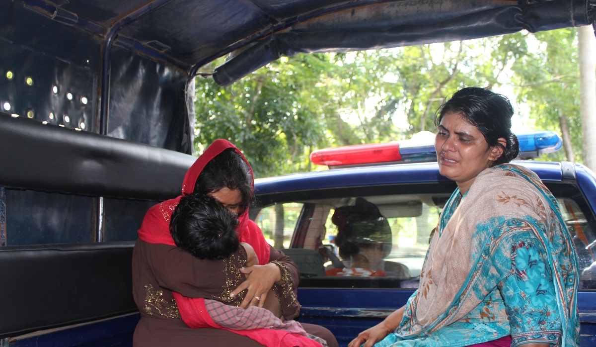 পরকিয়ার জের ২ বছরের শিশুকে পানিতে ডুবিয়ে হত্যা