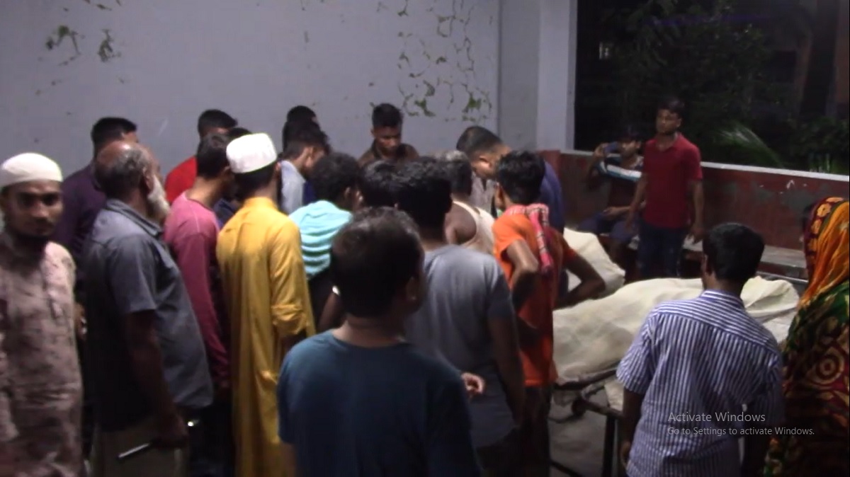 মাইক্রোবাস-মোটরসাইকেল সংঘর্ষে নিহত ২