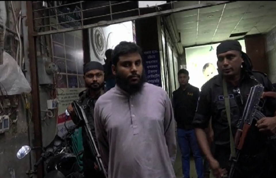 সাভারে র্যাবের অভিযানে এক জঙ্গি আটক