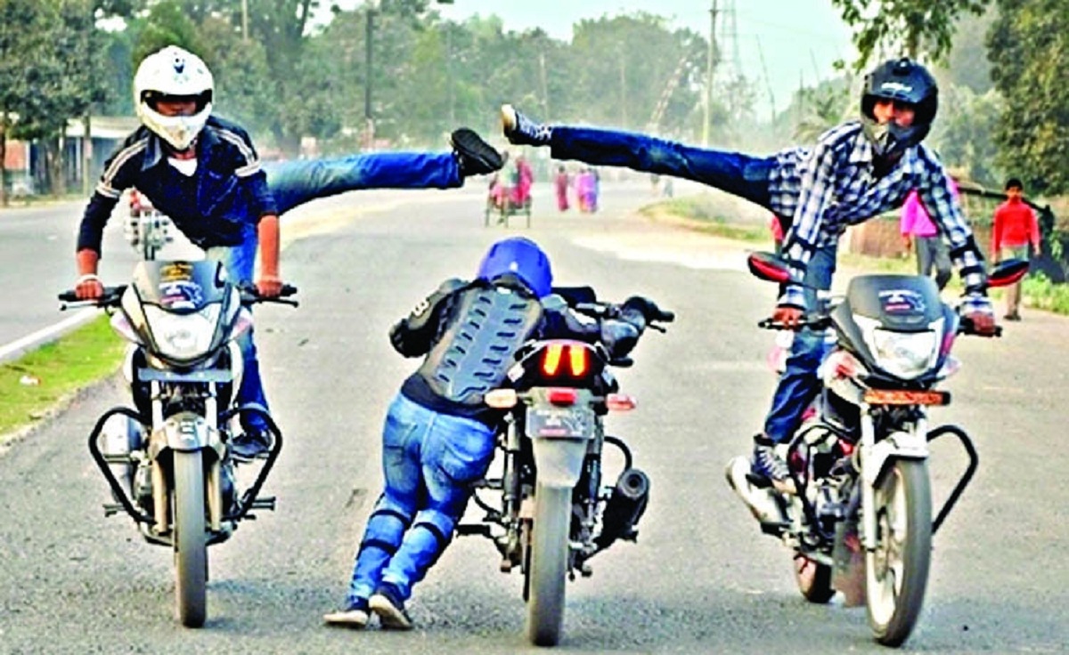 মিরপুরে বেপরোয়া মোটরবাইক রেসার