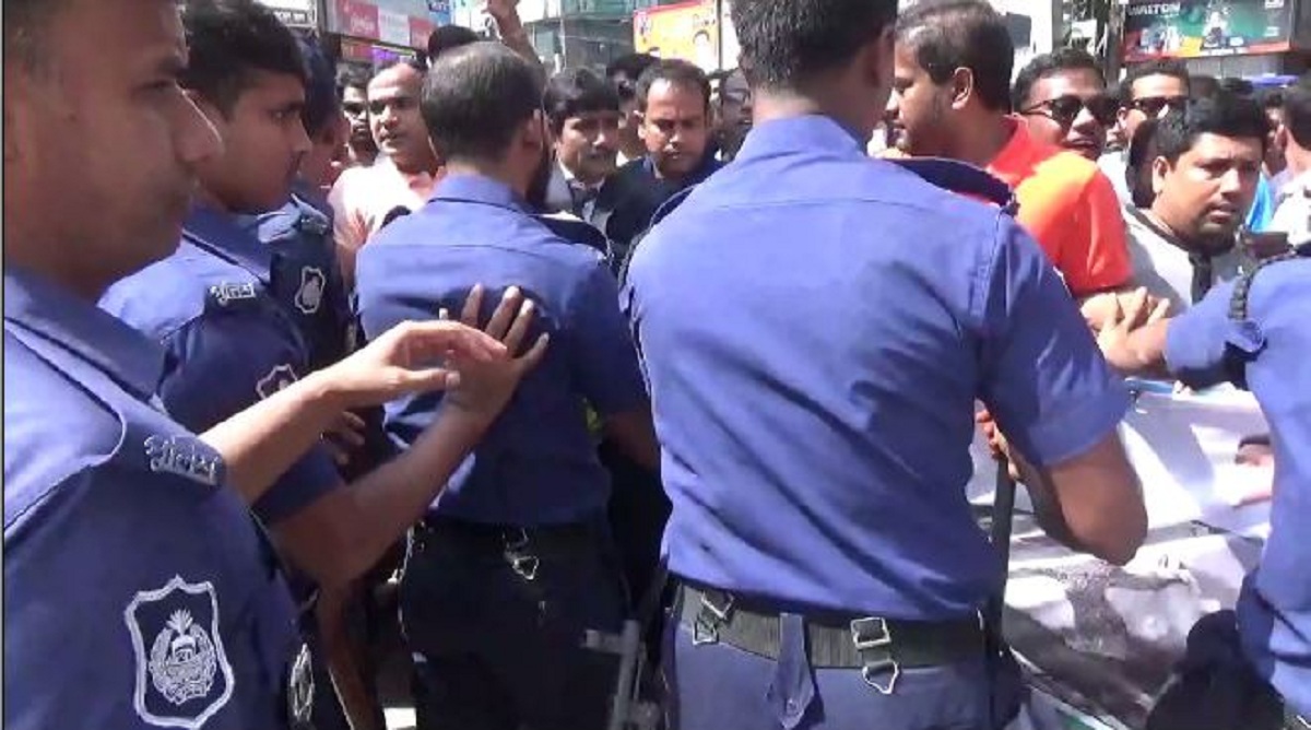 আবরার হত্যা: টাঙ্গাইলে ছাত্রদলের বিক্ষোভ মিছিলে পুলিশের বাধা