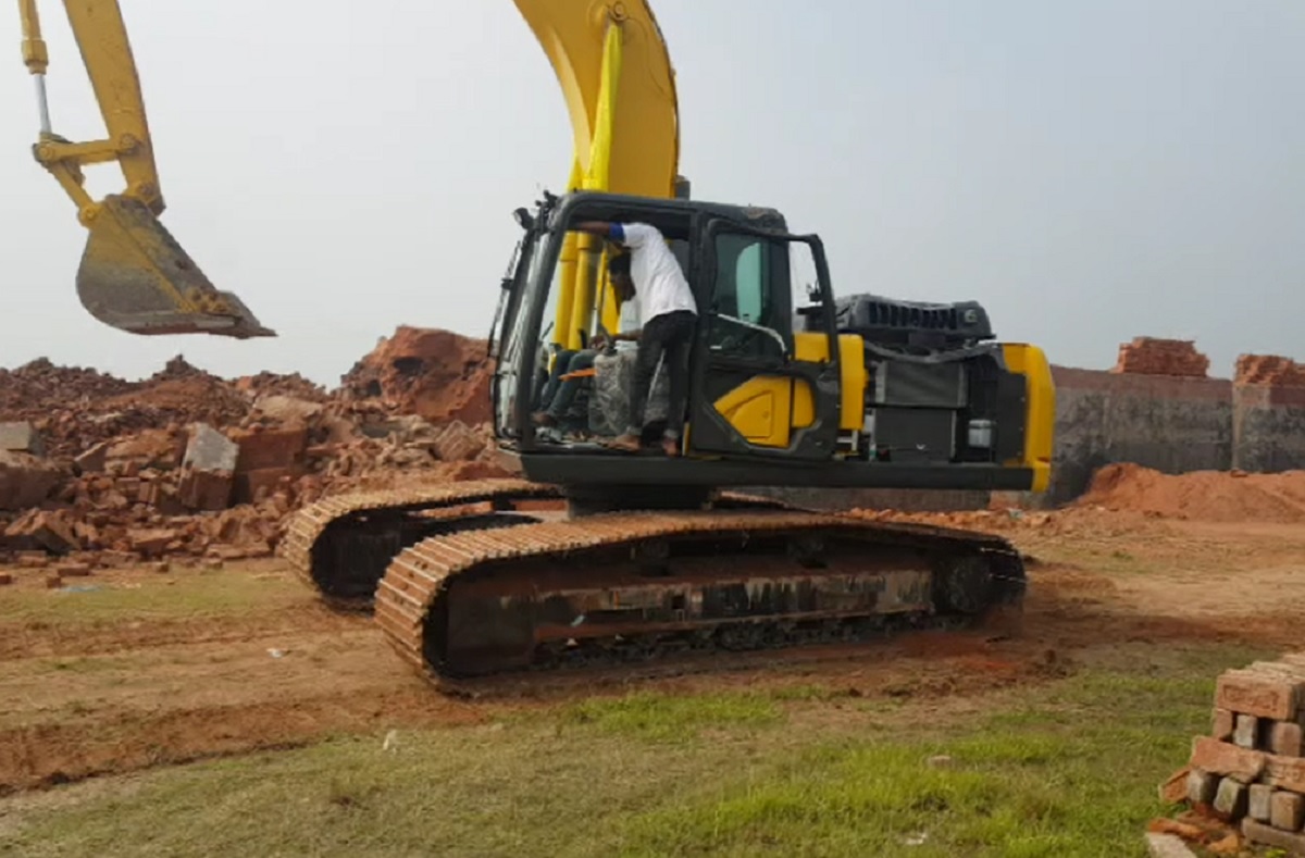 শীতলক্ষ্যা নদী তীরে উচ্ছেদ অভিযান