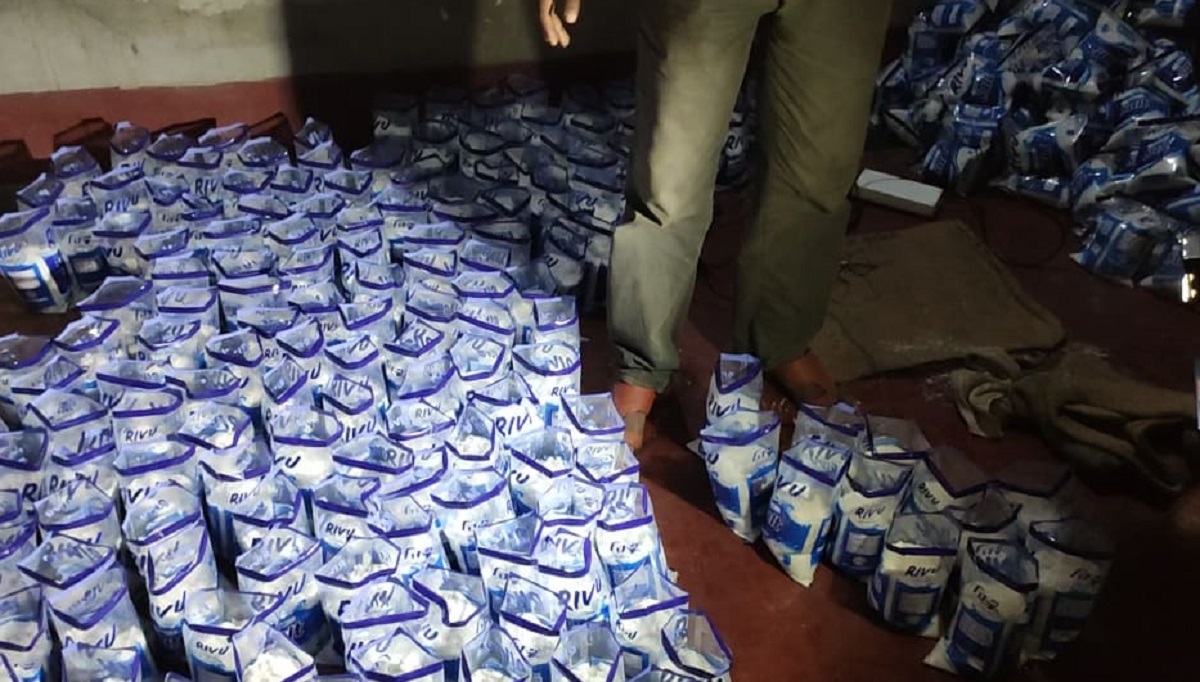 ময়মনসিংহে সাত হাজার কেজি লবণ উদ্ধার, আটক ৪