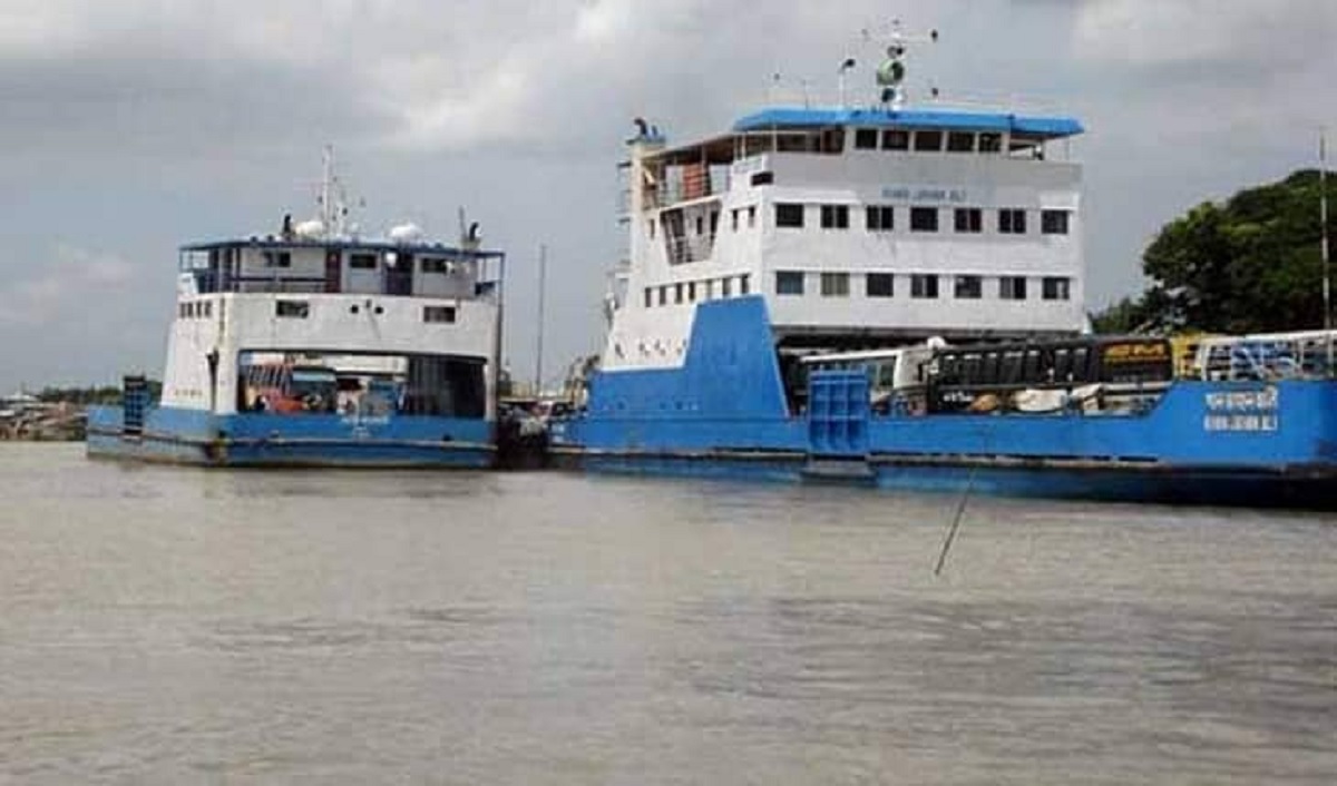 ১১ ঘণ্টা পর দৌলতদিয়া-পাটুরিয়া নৌরুটে ফেরি চলাচল শুরু