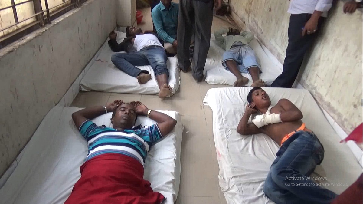 নোয়াখালীতে আওয়ামী লীগের দু’গ্রুপের সংঘর্ষ