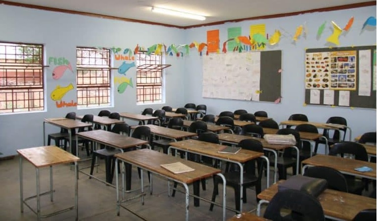 হাইস্কুলে বিনামূল্যে দেয়া হবে কনডম