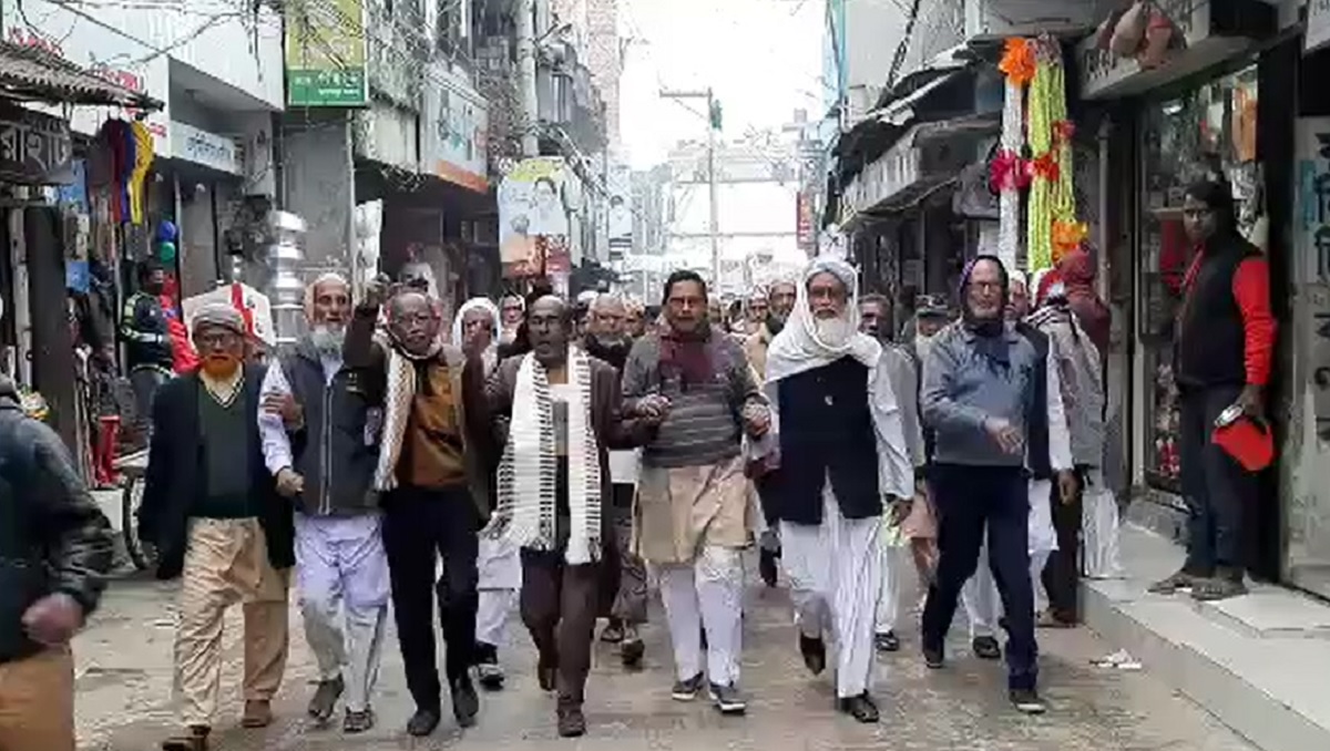 রাজাকারের তালিকায় মুক্তিযোদ্ধাদের নাম আসায় বিভিন্ন স্থানে বিক্ষোভ