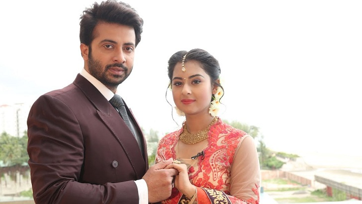 বুবলীকে আঁকড়ে ধরে বাঁচতে চান শাকিব!