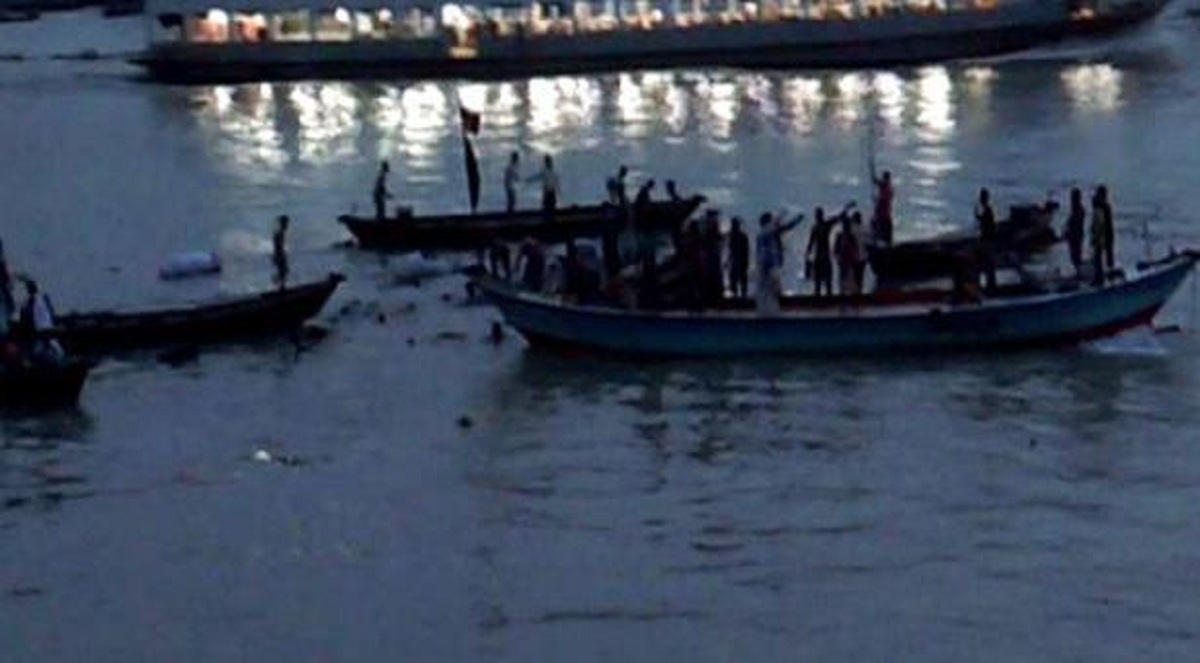 নারায়ণগঞ্জে দুই লঞ্চের মুখোমুখি সংঘর্ষ, নিহত ১