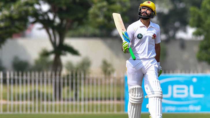 ১০ বছর পর পাকিস্তান টেস্ট দলে ফাওয়াদ আলম