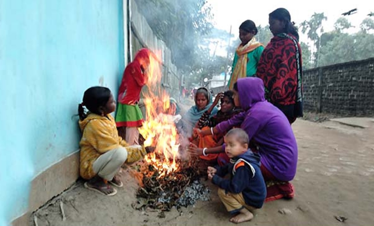 হাড় কাঁপানো শীতে জবুথবু জনজীবন