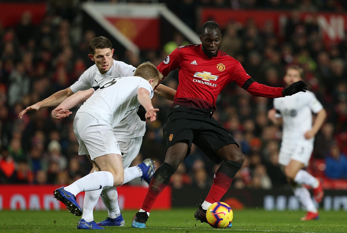 জয় পেয়েছে ম্যান ইউ, হোঁচট খেলো টটেনহ্যাম