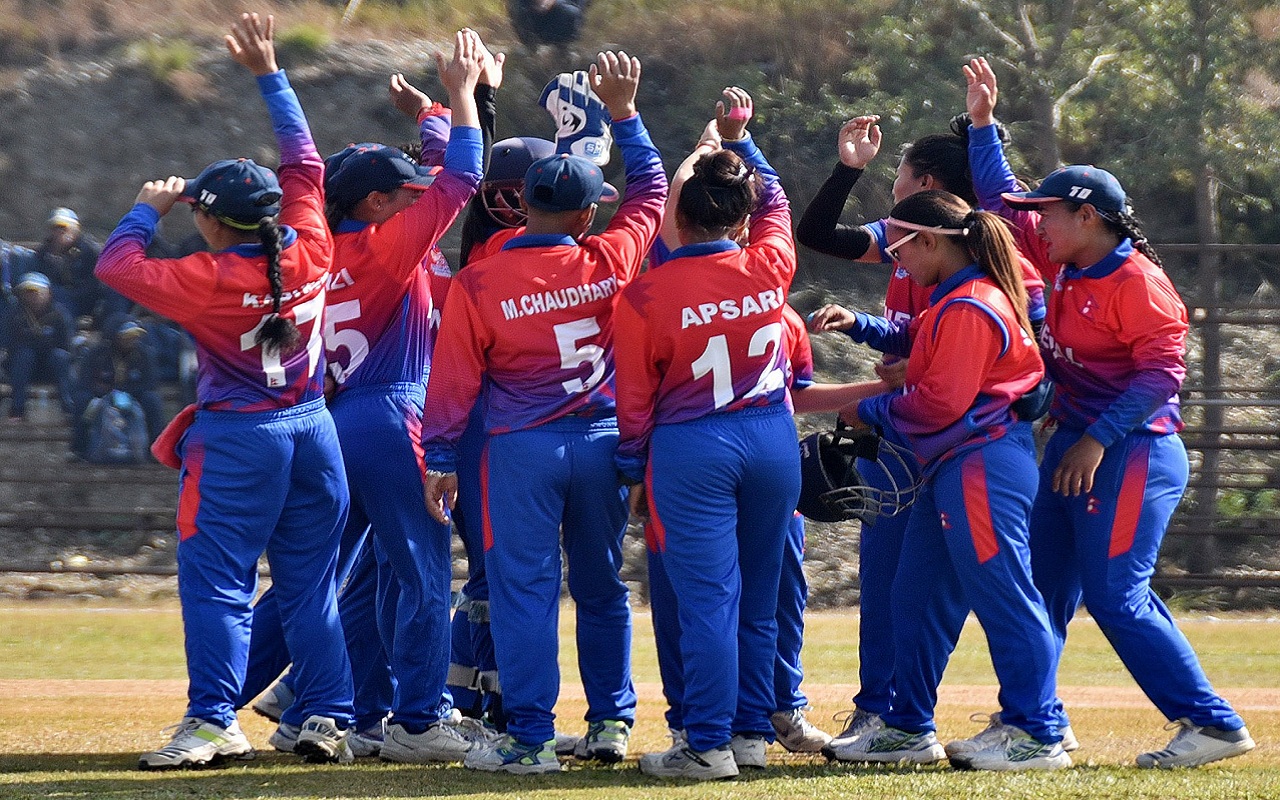 ১৬ রানে অলআউট!