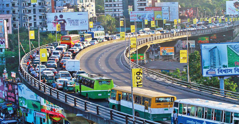 সড়কে লাখ লাখ ‘চলন্ত বোমা’